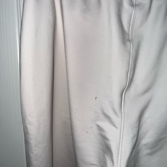 GYMSHARK FITTED PANTS (with small stain on back) see pics - Picture 4 of 8